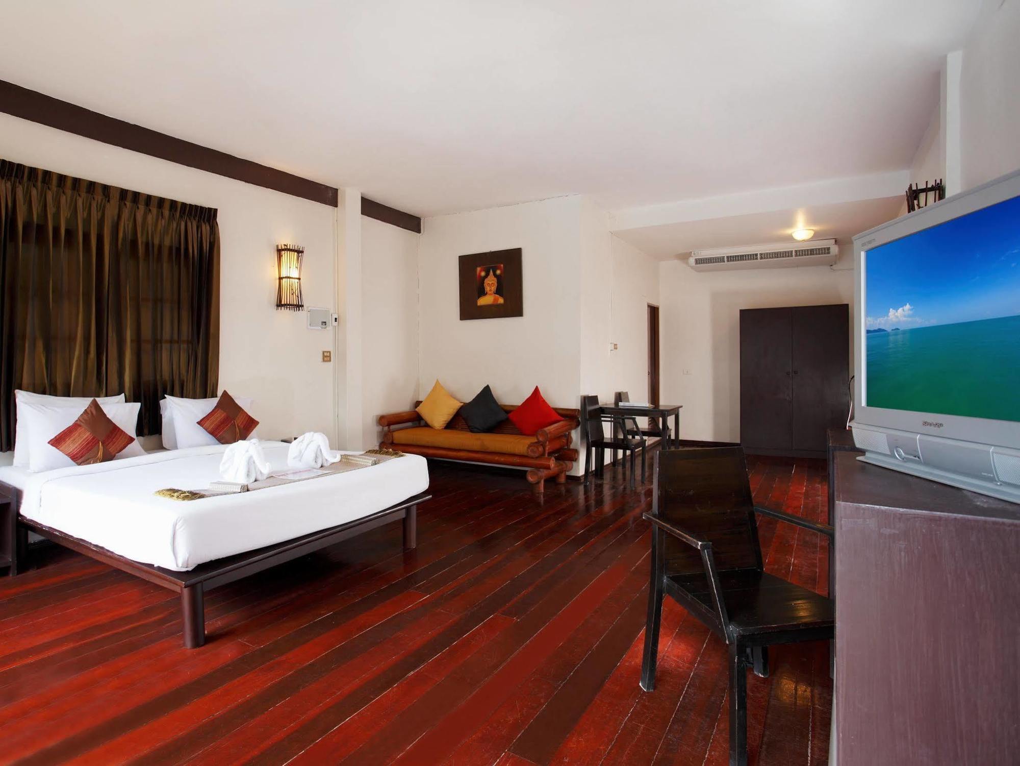 Bamboo Beach Hotel & Spa Patong Exterior foto
